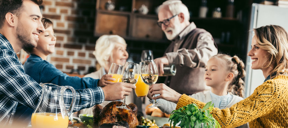 thanksgiving-family-gathering